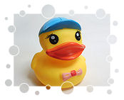 Ente mit Schildkappe und Fliege